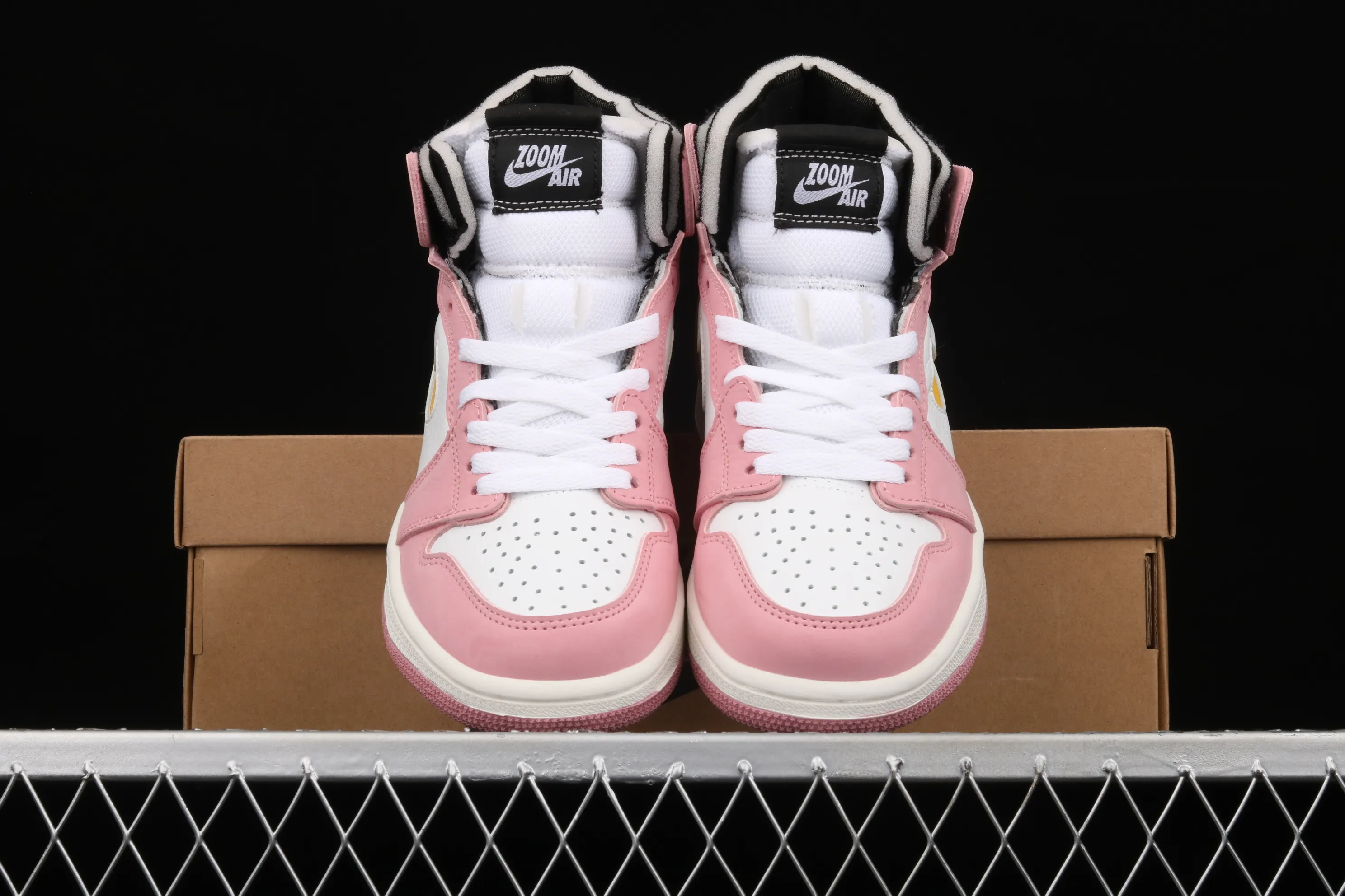 All categories Air Jordan Jordan series basketball shoes Air Jordan 1 High Z version Air Jordan 1 Zoom CMFT AJ1 Joe 1 pink glaze CT0979-601